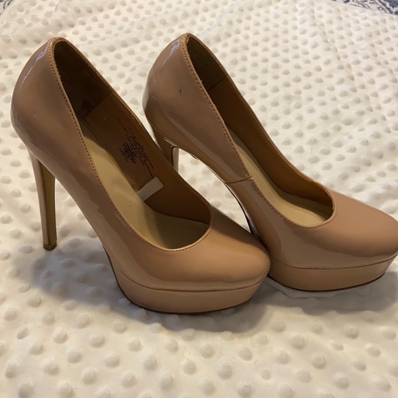 GUC Nude Platform Heels - Picture 1 of 6